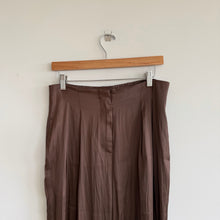 Load image into Gallery viewer, Z Supply Lisse Pleated Satin High Rise Wide Leg Pants Dark Chocolate L NWT