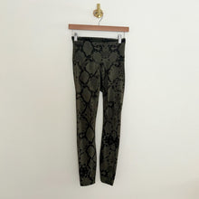 Load image into Gallery viewer, Lululemon Wunder Under Pant *Full-On Luon Leggings Green Gator 4