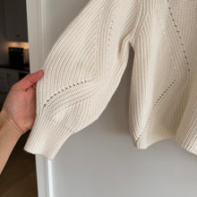 Load image into Gallery viewer, H&M Oversized Knit Pullover Long Sleeve Sweater Cream XS