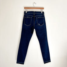 Load image into Gallery viewer, FRAME Le Skinny de Jeanne Raw Hem Jeans in Sutter 30