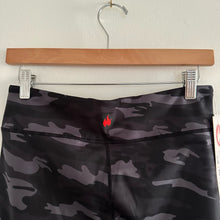 Load image into Gallery viewer, LIVESORE Camo Printed Performance Leggings L