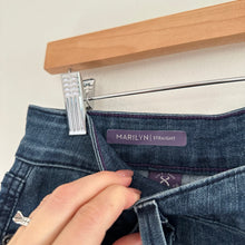 Load image into Gallery viewer, NYDJ Marilyn Straight High Rise Jeans Blue 10L