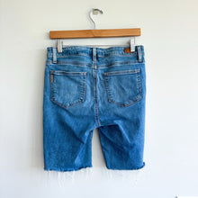 Load image into Gallery viewer, PAIGE Jax Knee Cut Off Shorts Destructed Aiza 29