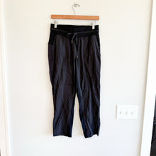 Load image into Gallery viewer, Lululemon Dance Studio Crop *25" Black 6