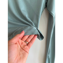 Load image into Gallery viewer, Lululemon Swiftly Tech Cropped Long-Sleeve 2.0 Activewear Top Green 6