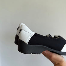 Load image into Gallery viewer, Walter Genuin Gia Colorblock Slip On Golf Comfort Shoes Black White 9.5