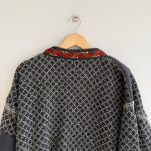 Load image into Gallery viewer, Vintage Volund Wool Nordic Fair Isle Embroidered Crew Neck Pullover Sweater XS