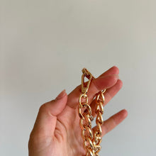 Load image into Gallery viewer, Chunky Chain Swivel Clasp Necklace Gold