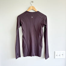 Load image into Gallery viewer, Lululemon Athletica Swiftly Tech Long Sleeve Top Dusty Purple 6