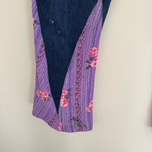Load image into Gallery viewer, Levi's 501 Floral Patchwork Bell Bottom Flare Denim Jeans Dark Wash