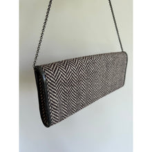 Load image into Gallery viewer, Santi Chevron Pattern Sequin Accent Chain Strap Clutch Bag Black