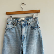 Load image into Gallery viewer, Abercrombie The 90's Straight The Ultra High Rise Curve Love Jeans Blue 26