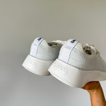 Load image into Gallery viewer, Allbirds Tree Runner Go Low Top Lace Up Round Toe Sneakers White 7
