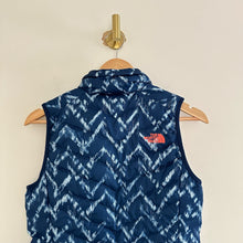 Load image into Gallery viewer, The North Face Flare Down Patterned Zip Up Mock Neck Puffer Vest Blue XS