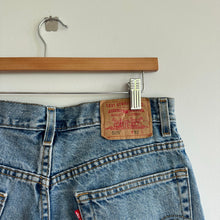 Load image into Gallery viewer, Levi's 505 Cotton Denim Mid Rise Raw Hem Cut-Off Shorts Blue 32