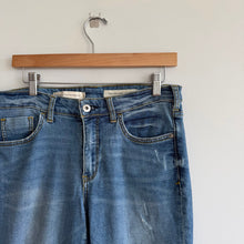 Load image into Gallery viewer, Anthropologie Pilcro Raw Hem High Rise Flared Jeans Blue 29