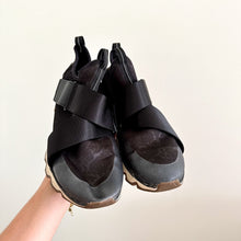 Load image into Gallery viewer, Sorel Kinetic Low Top Sneakers Black 7.5