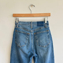 Load image into Gallery viewer, Abercrombie & Fitch The Ankle Straight Ultra High Rise Jeans 25/0