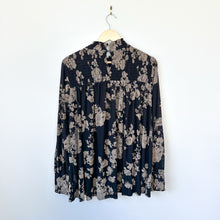 Load image into Gallery viewer, Mystree Smocked Floral Blouse Black Tan M NWT