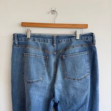 Load image into Gallery viewer, Kut From The Kloth Meg Raw Hem High Rise Ankle Wide Leg Jeans Blue 10