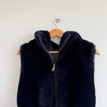 Load image into Gallery viewer, La Fiorentina Reversible Faux Fur Hooded Zip Up Vest Navy