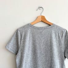 Load image into Gallery viewer, Banana Republic "Oh What Joy" Embroidered Graphic Short Sleeve Shirt Gray M