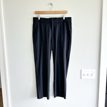 Load image into Gallery viewer, Athleta Tribeca Utility Crop Pant Black 10 NWT