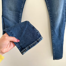 Load image into Gallery viewer, Levi's 721 Rare Capital E High Rise Skinny Jeans Blue 27