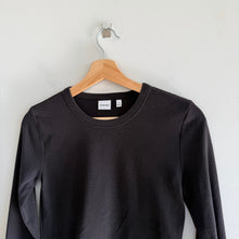 Load image into Gallery viewer, Aritzia Sunday Best Crew Neck Long Sleeve Cropped Top Black S