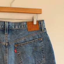Load image into Gallery viewer, Levi's 501 Distressed Denim Cut-Off Shorts Blue 31