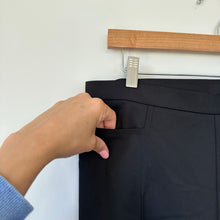 Load image into Gallery viewer, AKRIS Punto Franca Mid-Rise Cropped Pants Black 8