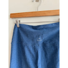 Load image into Gallery viewer, Beyond Yoga Spacedye Caught In The Midi High Waist Activewear Leggings Blue L