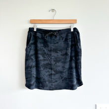 Load image into Gallery viewer, Sundry by Evereve Saturday Terry Cloth Skirt Black Camo L NWT