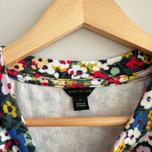 Load image into Gallery viewer, Ann Taylor Floral Eyelet Cuff Shift Dress S