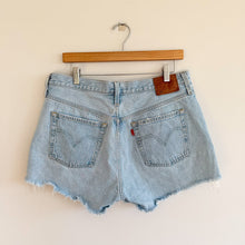 Load image into Gallery viewer, Levi's Premium 501 Original Frayed Hem Short Light Wash Blue 31