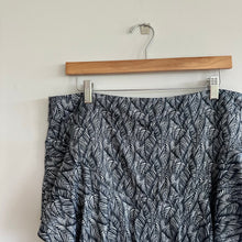 Load image into Gallery viewer, Daily Sports Patterned Layered Mid Rise Pull On Golf Skort Black L