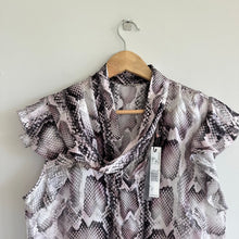 Load image into Gallery viewer, Elie Tahari Bree Silk Shirt Quartz Multi M NWT