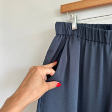 Load image into Gallery viewer, VINCE Wide Leg Satin Pull On Cropped Pants Blue M