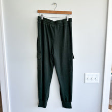 Load image into Gallery viewer, Sundry x Evereve Everyday High Rise Cargo Sweatpants Green L