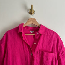 Load image into Gallery viewer, Rails Mackinley Linen Short Sleeve Button Up Shirt Raspberry Pink S