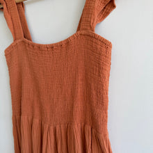 Load image into Gallery viewer, Madewell Lightspun Lucie Flutter Sleeve Smocked Jumpsuit mulled cider 4