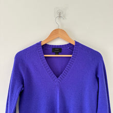 Load image into Gallery viewer, J. Crew Cashmere V-Neck Long Sleeve Pullover Sweater Purple XS