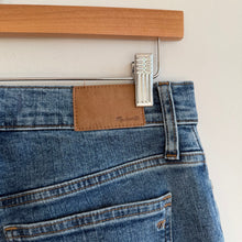 Load image into Gallery viewer, Madewell The Mid-Rise Perfect Vintage Denim Casual Tapered Jeans Blue 25