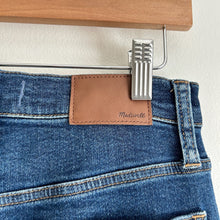 Load image into Gallery viewer, Madewell Tall 10" High-Rise Skinny Jeans in Wendover Wash 26T