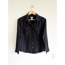 Load image into Gallery viewer, J. Crew Silk Long Sleeve Collared Casual Button Up Shirt Black 6