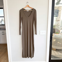 Load image into Gallery viewer, Michael Stars Ribbed V-Neck Long Sleeve Midi Dress Olive L
