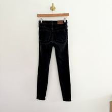 Load image into Gallery viewer, Madewell 9" High-Rise Denim Dark Wash Skinny Jeans in Lunar Wash 25