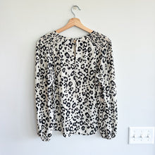 Load image into Gallery viewer, Peyton Jensen Leopard Print Smocked Shoulder Long Sleeve Blouse Cream/Black M