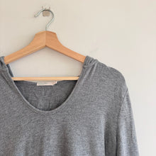 Load image into Gallery viewer, Barefoot Dreams Malibu Collection Long Sleeve Hooded Sweatshirt Gray M