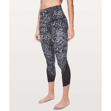 Load image into Gallery viewer, Lululemon Wunder Under Crop II Scallop 24" Yoga Leggings Achromatize Grey Black